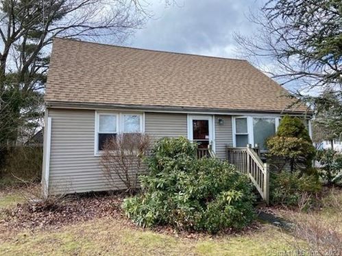 5 Maxine Ct, New Britain, CT 06051-3712
