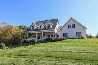4698 Sunset Ridge Dr, Madison, WI 53562-4081