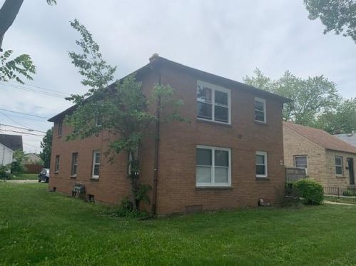 2107 Hampton Ave, Milwaukee, WI 53209-5737