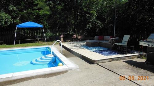 37 Town St, Norwich CT  06360-2323 exterior