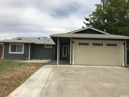 1105 Hoover St, Winters, CA 95694-1536