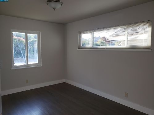 2455 Collins Ave, Pinole, CA 94564-1524