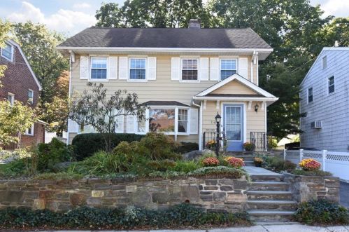 14 Poplar Ave, New Rochelle, NY 10803-1017