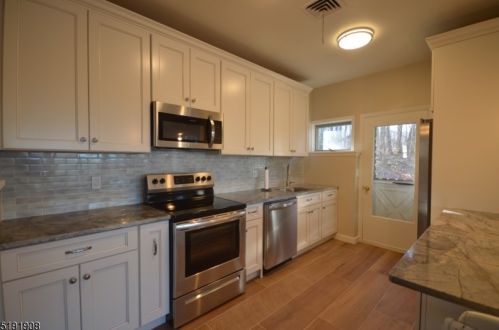 66 Ridge Rd, Sparta NJ  07871-2602 exterior