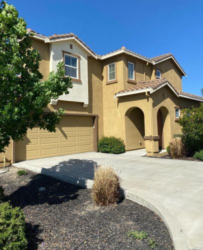 751 Embassy Cir, Vacaville, CA 95688-8827