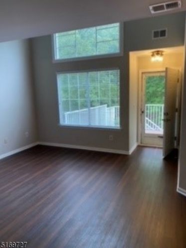 5 Academy Ct, Bedminster NJ  07921-1819 exterior