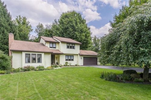 19 Hickory Way, Brockport, NY 14420-2557