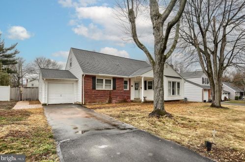 814 Sycamore Dr, Lansdale, PA 19446-3128