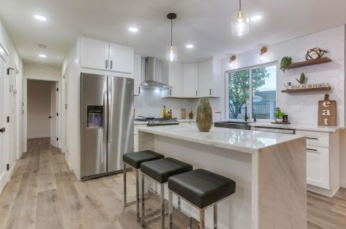 3862 Martha St, San Diego CA  92117-1817 exterior