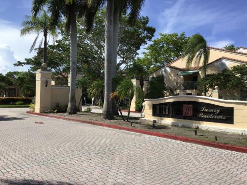 1739 Village Blvd, West Palm Beach, FL 33409-2068