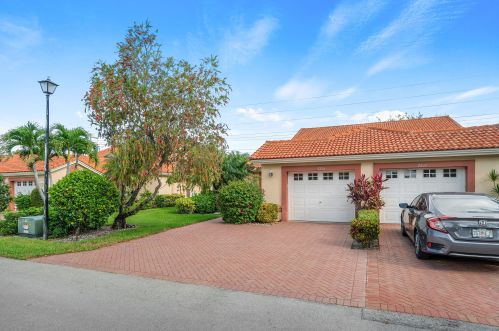 7215 Summer Tree Dr, Boynton Beach, FL 33437-3873