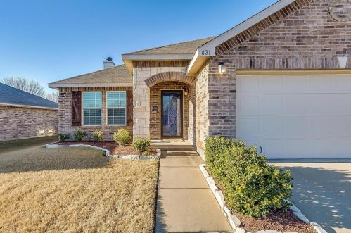 821 Crystal Dr, Burleson, TX 76028-8665
