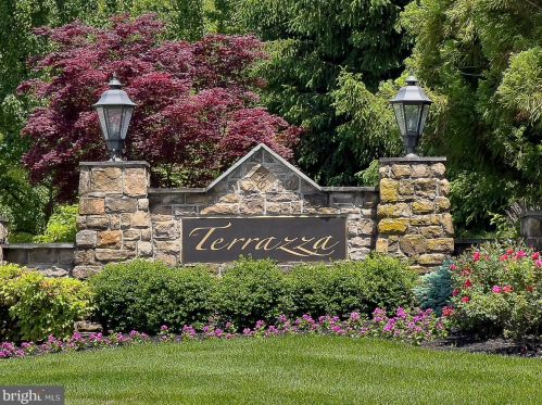118 Cornerstone Dr, Newtown Square, PA 19073-4048
