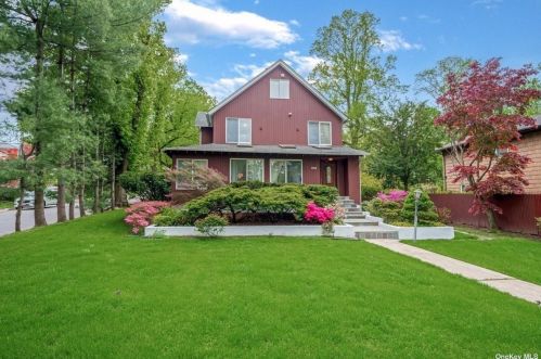 216 Schenck Ave, Great Neck, NY 11021-3801