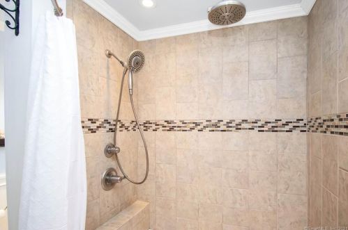 41 Talcott Rd, Glastonbury CT  06033-2918 exterior