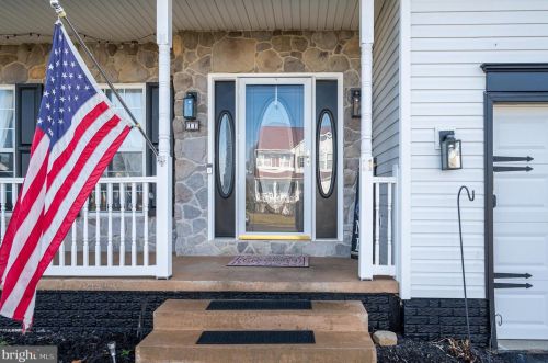 11 Gusty Ct, Charles Town WV  25414-3918 exterior