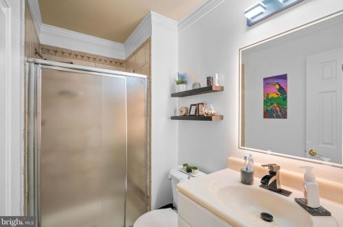 1944 Wicklow Ct, Woodbridge VA  22191-3459 exterior