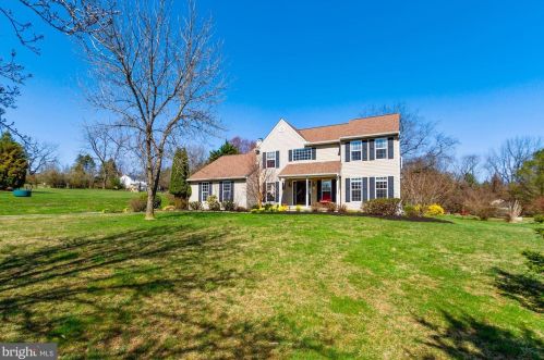 3 Baldwin Dr, Glen Mills, PA 19342-1570