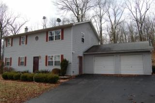 326 Timber Hill Rd, Henryville, PA 18332-7731