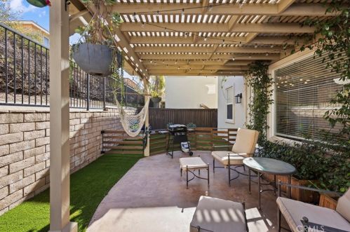 42056 Calabria Dr, Temecula CA  92591-5721 exterior
