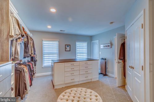 18292 St Georges Ct, Leesburg VA  20176-7421 exterior