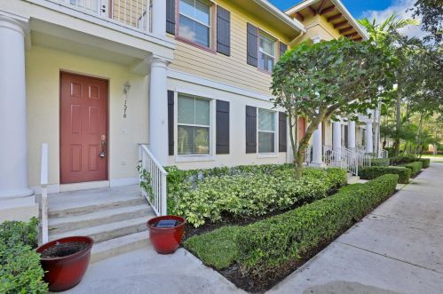 1578 Frederick Small Rd, Jupiter, FL 33458-5307