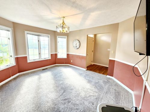 5985 Creek Rd, Washington Ch OH  43160-9726 exterior