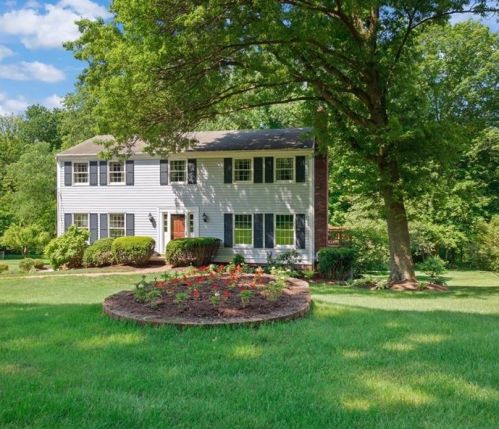 176 Kimber Dr, Canonsburg, PA 15317-5312