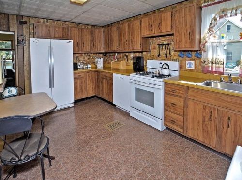 4 Hayden St, Trafford, PA 15085-1812