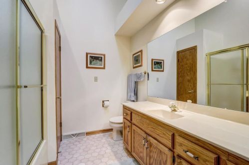 5361 Cambridge Ln, Milwaukee WI 53221-3200 exterior