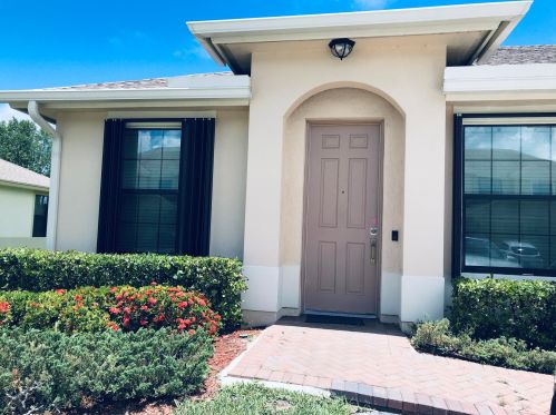 9839 Villa Cir, Vero Beach, FL 32966-3146