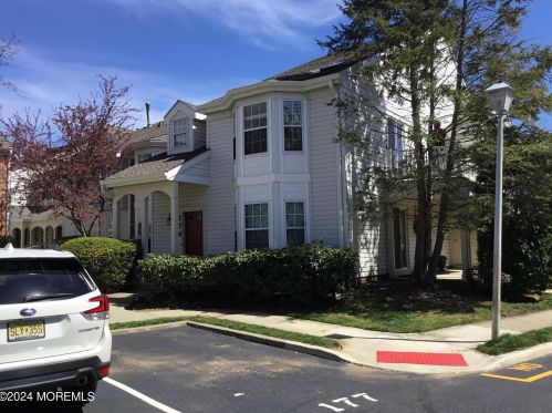 176 Tulip Ln, East Freehold, NJ 07728-4097