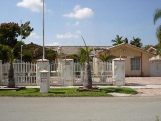 10350 12th St, Miami, FL 33174-2712