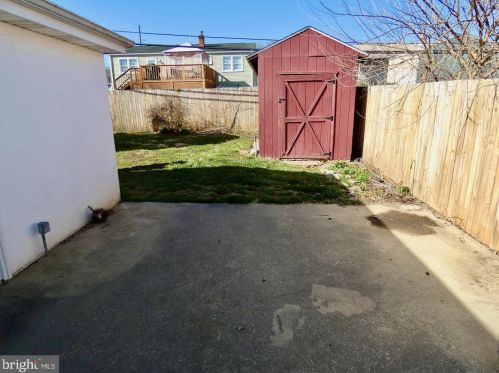 2219 Henlopen Ave, Wilmington DE  19804-3621 exterior