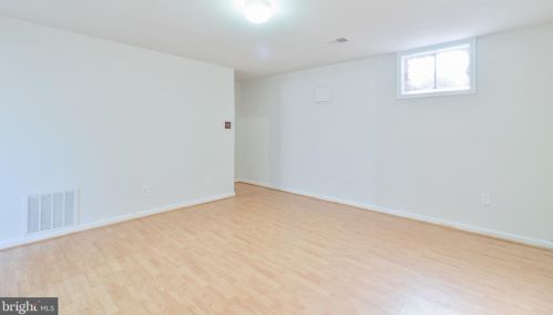 2943 Wetherburn Ct, Woodbridge VA  22191-4631 exterior