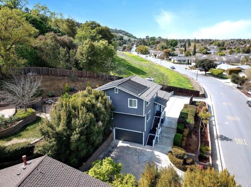 732 Colleen Dr, San Jose CA 95123-4608 exterior