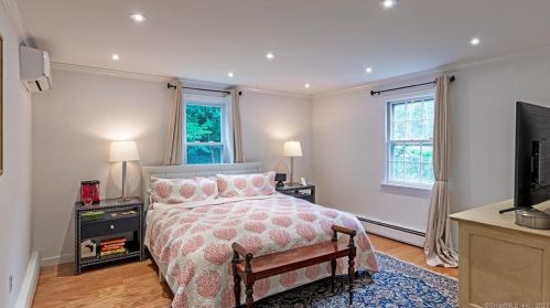 158 Jelliff Ml Rd, New Canaan CT  06840-6506 exterior