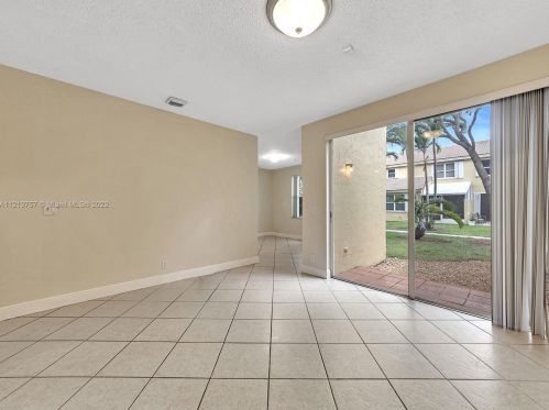 16879 1st Mnr, Hollywood FL  33027-1007 exterior