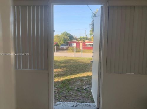 1444 28th St, West Palm Beach FL  33404-4140 exterior