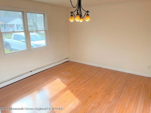 960 Midvale Ave, Bricktown NJ  08723-6118 exterior