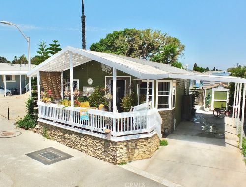 6271 Emerald Cove Dr, Long Beach, CA 90803-2314