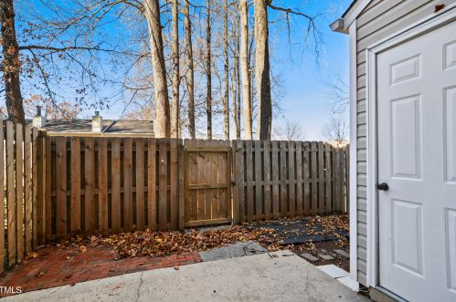 4247 Baylor St, Greensboro NC 27455-2565 exterior