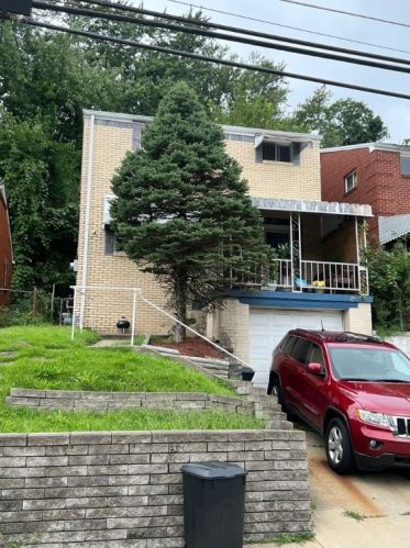 238 Anthony St, Pittsburgh, PA 15210-2277