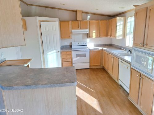 10470 Robison Rd, Willcox, AZ 85643-4726