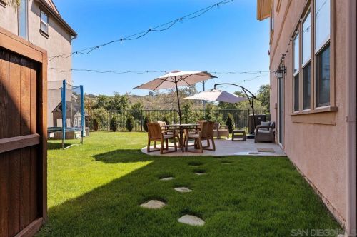 5477 Wolverine Ter, Carlsbad CA  92010-7159 exterior