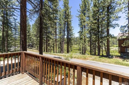 1632 Plateau Cir, South Lake Tahoe, CA 96150-7429