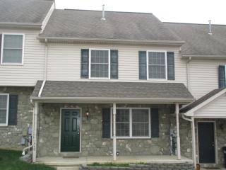 1440 Lakeside Dr, Hbg Inter Airp PA  17057-3597 exterior