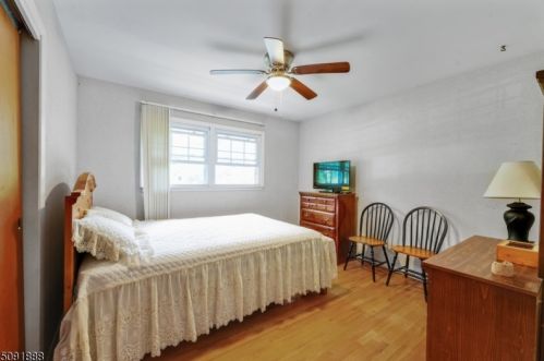 37 Rdg Rd, Dover NJ  07869-1042 exterior