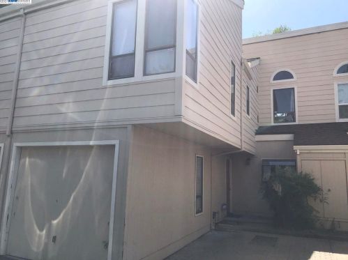 1255 Detroit Ave, Concord CA  94520-3678 exterior