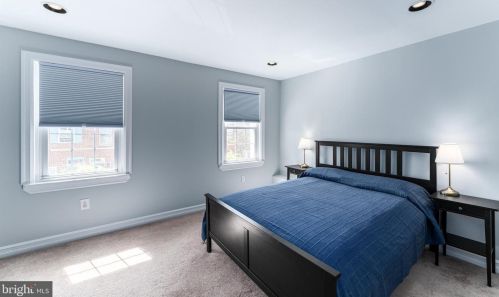 2217 Carpenter St, Philadelphia PA 19146-2517 exterior